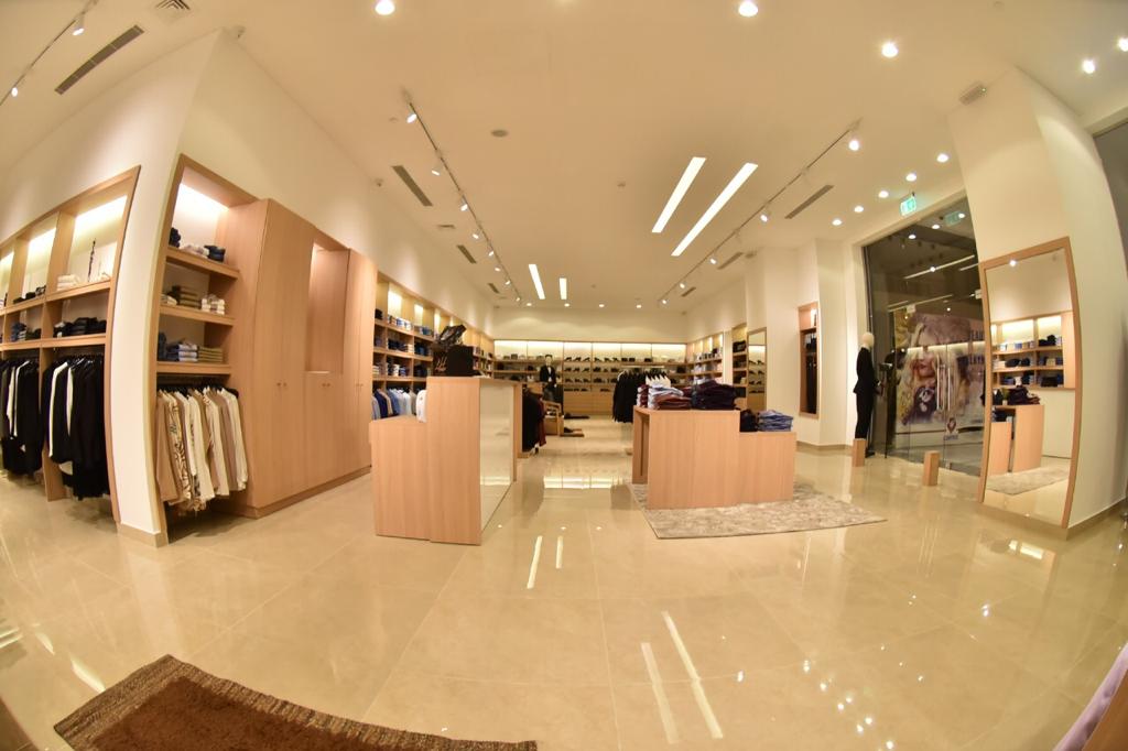 2H Stores - Centro Mall - Decoration Administration